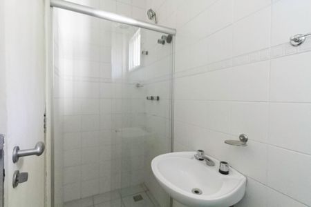 Casa à venda com 341m², 5 quartos e 6 vagas Casa à venda com 341m², 5 quartos e 6 vagasBanheiro de serviço