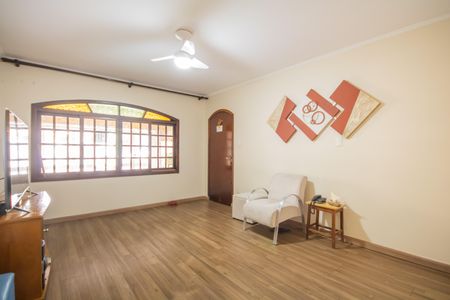 Casa à venda com 144m², 3 quartos e 2 vagas Casa à venda com 144m², 3 quartos e 2 vagasSala