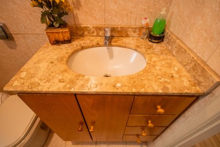 Casa à venda com 144m², 3 quartos e 2 vagas Casa à venda com 144m², 3 quartos e 2 vagasBanheiro