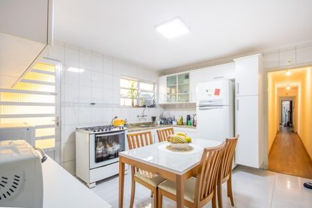 Casa à venda com 144m², 3 quartos e 2 vagas Casa à venda com 144m², 3 quartos e 2 vagasCozinha