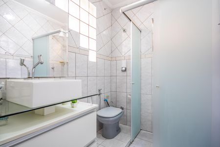 Casa à venda com 144m², 3 quartos e 2 vagas Casa à venda com 144m², 3 quartos e 2 vagasBanheiro da Suíte 1