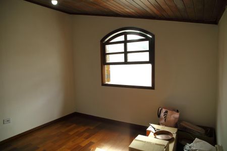 Casa para alugar com 327m², 4 quartos e 4 vagasQuarto 