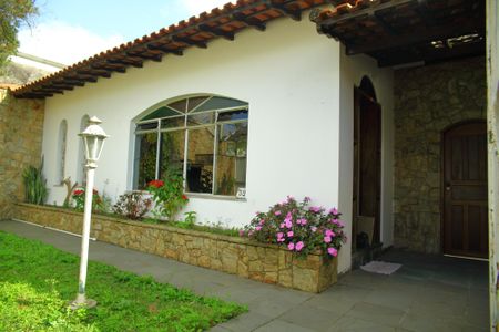 Casa para alugar com 327m², 4 quartos e 4 vagasÁrea Externa