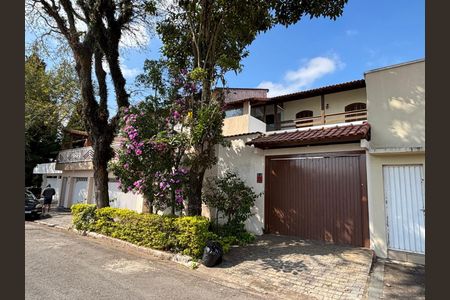 Casa para alugar com 327m², 4 quartos e 4 vagas Casa para alugar com 327m², 4 quartos e 4 vagasFachada - Casa 2