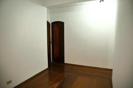 Casa para alugar com 327m², 4 quartos e 4 vagasSuíte