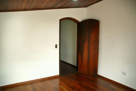 Casa para alugar com 327m², 4 quartos e 4 vagasQuarto 