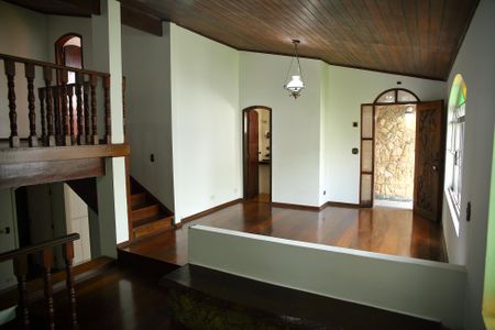 Casa para alugar com 327m², 4 quartos e 4 vagasSala