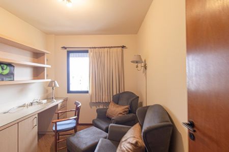 Apartamento à venda com 269m², 4 quartos e 3 vagasEscritório 1