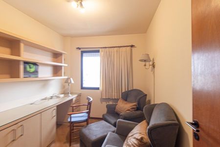 Apartamento à venda com 269m², 4 quartos e 3 vagasEscritório 1