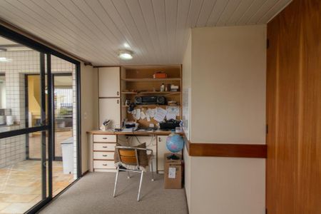 Apartamento à venda com 269m², 4 quartos e 3 vagasEscritório 2