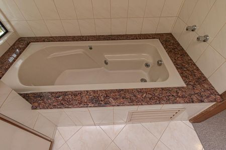 Apartamento à venda com 269m², 4 quartos e 3 vagasBanheiro da Suíte