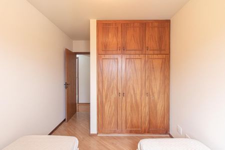 Apartamento à venda com 269m², 4 quartos e 3 vagasQuarto 