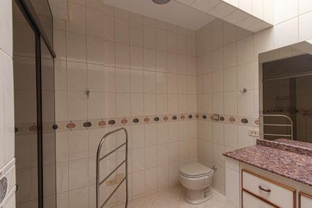Apartamento à venda com 269m², 4 quartos e 3 vagasBanheiro da Suíte