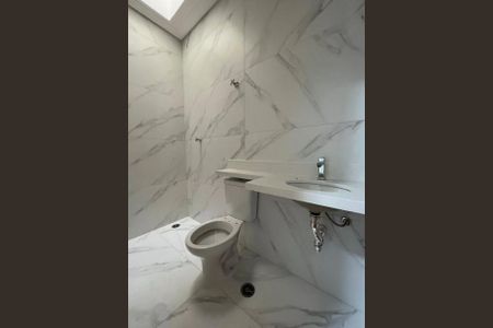 Casa à venda com 300m², 3 quartos e 2 vagas Casa à venda com 300m², 3 quartos e 2 vagasBanheiro