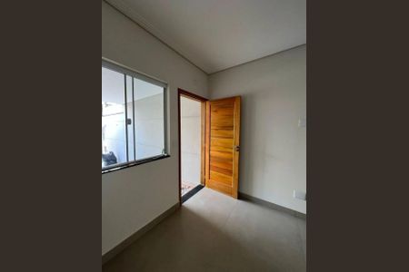 Casa à venda com 300m², 3 quartos e 2 vagas Casa à venda com 300m², 3 quartos e 2 vagasSala