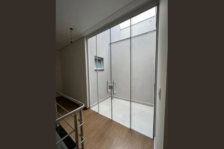 Casa à venda com 300m², 3 quartos e 2 vagas Casa à venda com 300m², 3 quartos e 2 vagasJardim de inverno