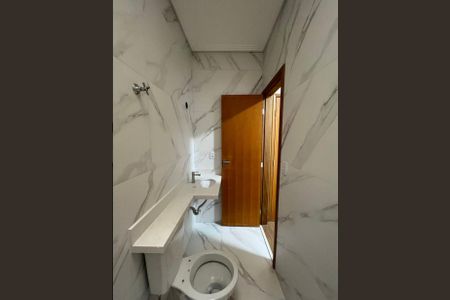 Casa à venda com 300m², 3 quartos e 2 vagas Casa à venda com 300m², 3 quartos e 2 vagasBanheiro