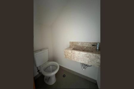 Casa à venda com 300m², 3 quartos e 2 vagas Casa à venda com 300m², 3 quartos e 2 vagasLavabo