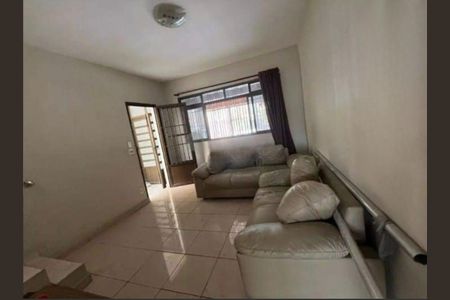 Casa à venda com 300m², 2 quartos e 2 vagasSala