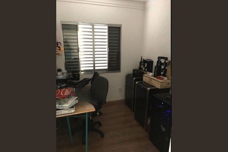 Casa à venda com 220m², 4 quartos e 2 vagas Casa à venda com 220m², 4 quartos e 2 vagasQuarto