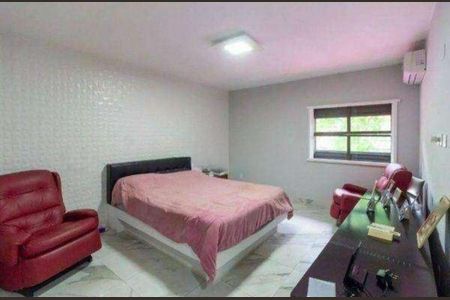 Casa à venda com 300m², 4 quartos e 4 vagasQuarto