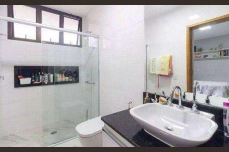 Casa à venda com 300m², 4 quartos e 4 vagasBanheiro 