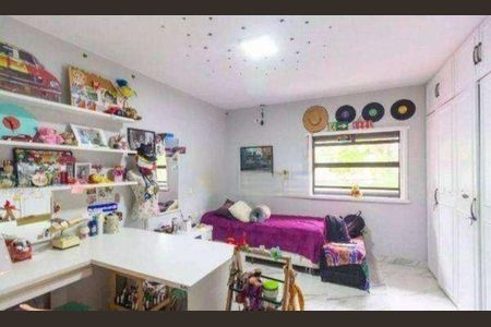 Casa à venda com 300m², 4 quartos e 4 vagasQuarto