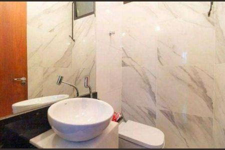 Casa à venda com 300m², 4 quartos e 4 vagasBanheiro