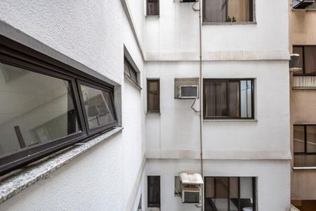 Apartamento à venda com 94m², 2 quartos e 1 vagaÁrea de Serviço Vista