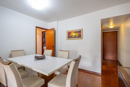 Apartamento à venda com 94m², 2 quartos e 1 vagaSala