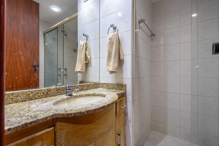 Apartamento à venda com 94m², 2 quartos e 1 vagaBanheiro da Suíte 1