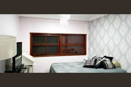 Casa à venda com 300m², 5 quartos e 3 vagas Casa à venda com 300m², 5 quartos e 3 vagasQuarto