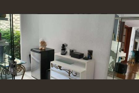 Casa à venda com 300m², 5 quartos e 3 vagas Casa à venda com 300m², 5 quartos e 3 vagasSala