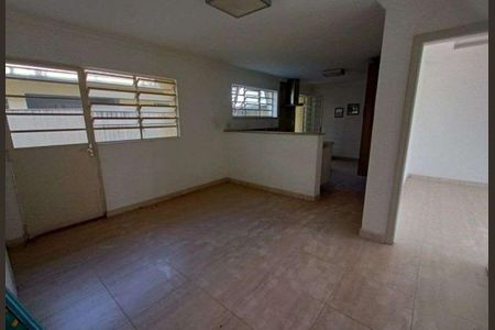 Casa à venda com 220m², 4 quartos e 3 vagasSala