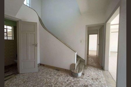 Casa à venda com 220m², 4 quartos e 3 vagasSala