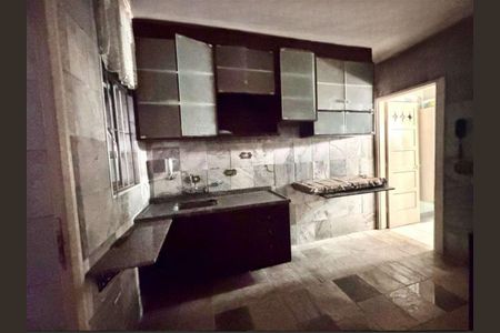 Casa à venda com 300m², 3 quartos e 2 vagas Casa à venda com 300m², 3 quartos e 2 vagasCozinha