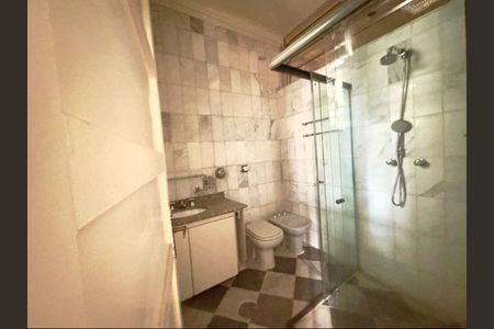 Casa à venda com 300m², 3 quartos e 2 vagas Casa à venda com 300m², 3 quartos e 2 vagasBanheiro