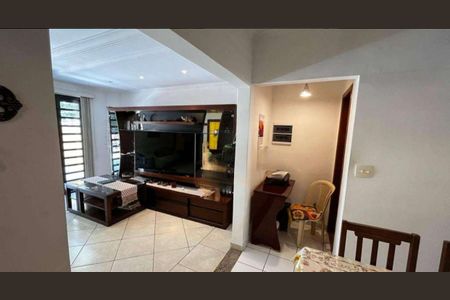 Casa à venda com 300m², 2 quartos e 3 vagasSala