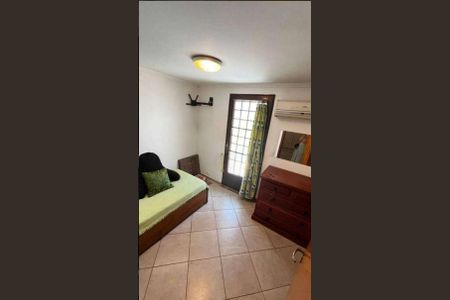 Casa à venda com 300m², 2 quartos e 3 vagasQuarto