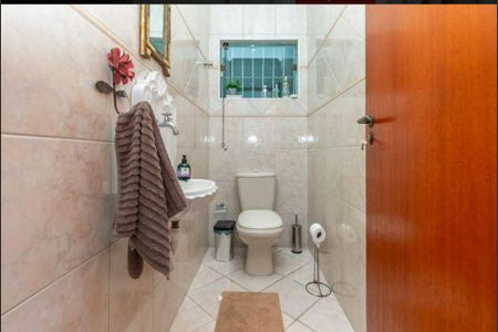 Casa à venda com 200m², 3 quartos e 3 vagasBanheiro