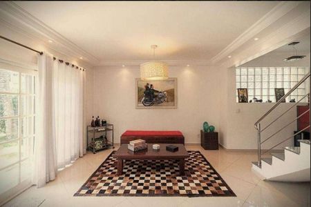 Casa à venda com 360m², 4 quartos e 4 vagas Casa à venda com 360m², 4 quartos e 4 vagasSala