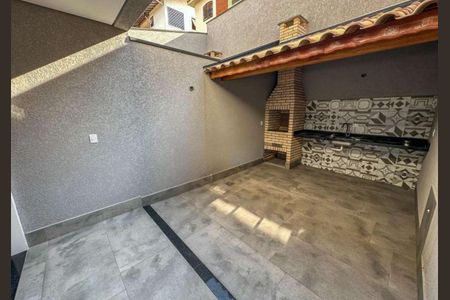 Casa à venda com 200m², 3 quartos e 2 vagas Casa à venda com 200m², 3 quartos e 2 vagasChurrasqueira