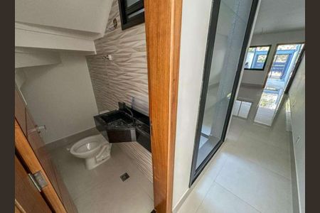 Banheiro de casa à venda com 3 quartos, 200m² em Parque Sao Domingos, São Paulo