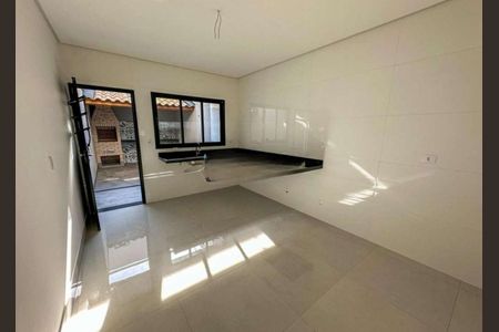 Cozinha de casa à venda com 3 quartos, 200m² em Parque Sao Domingos, São Paulo