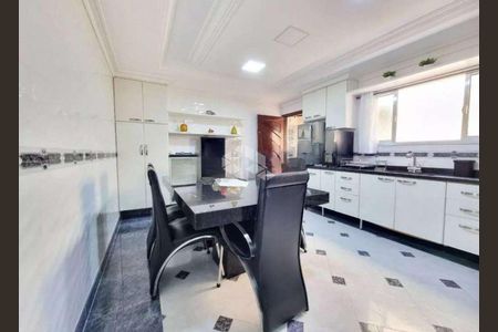 Casa à venda com 280m², 3 quartos e 5 vagas Casa à venda com 280m², 3 quartos e 5 vagasCozinha