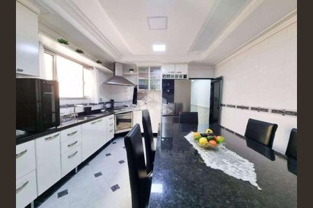 Casa à venda com 280m², 3 quartos e 5 vagas Casa à venda com 280m², 3 quartos e 5 vagasCozinha