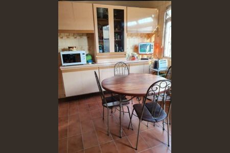 Casa à venda com 280m², 3 quartos e 2 vagas Casa à venda com 280m², 3 quartos e 2 vagasCozinha