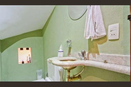 Casa à venda com 350m², 4 quartos e 4 vagasBanheiro