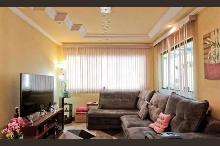 Casa à venda com 350m², 4 quartos e 4 vagasSala