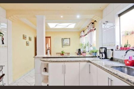 Casa à venda com 350m², 4 quartos e 4 vagasCozinha